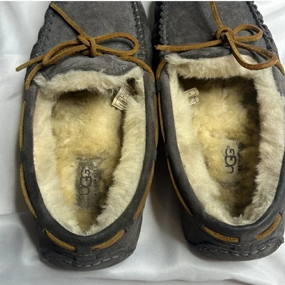 UGG Sheepskin Moccasins Pewter Grey Slippers Indoor Outdoor - Picture 11 of 15